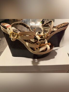 Jessica Simpson Gold Strappy Wedge Sandals with Leopard Insole